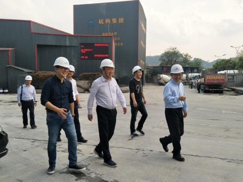 【管理纵横】抢抓机遇 放眼未来 ——美高梅mgm电子娱乐游戏集团董事长来连毛赴杭构?砼二分公司视察指导工作