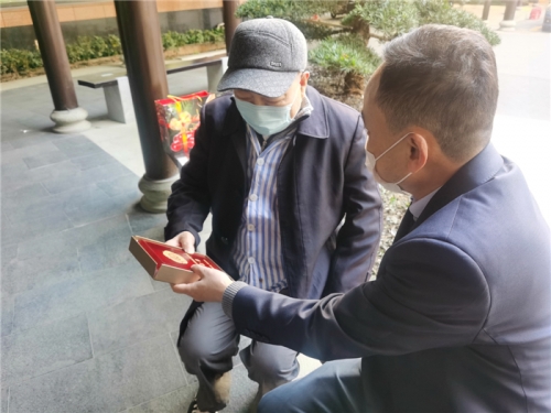 【关怀慰问】新年送祝福  致敬老战士——美高梅mgm电子娱乐游戏集团领导上门慰问老干部